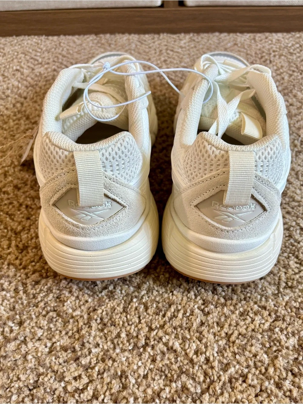 Reebok Chaos Size 11  Sneakers Cream and Beige